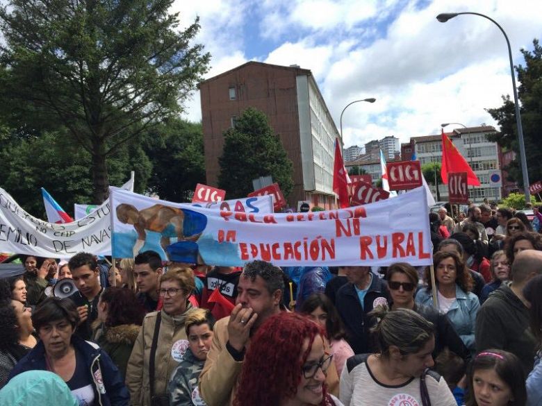 2017-06-29 concentracion PGDEP 009.jpg